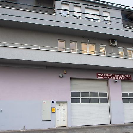 Jana Apartmani Belgrado Esterno foto