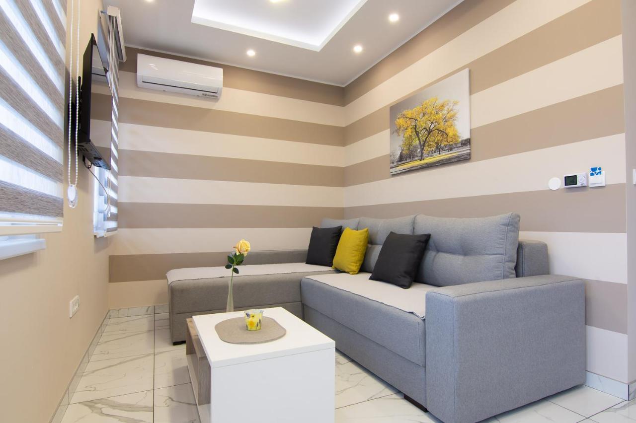 Jana Apartmani Belgrado Esterno foto