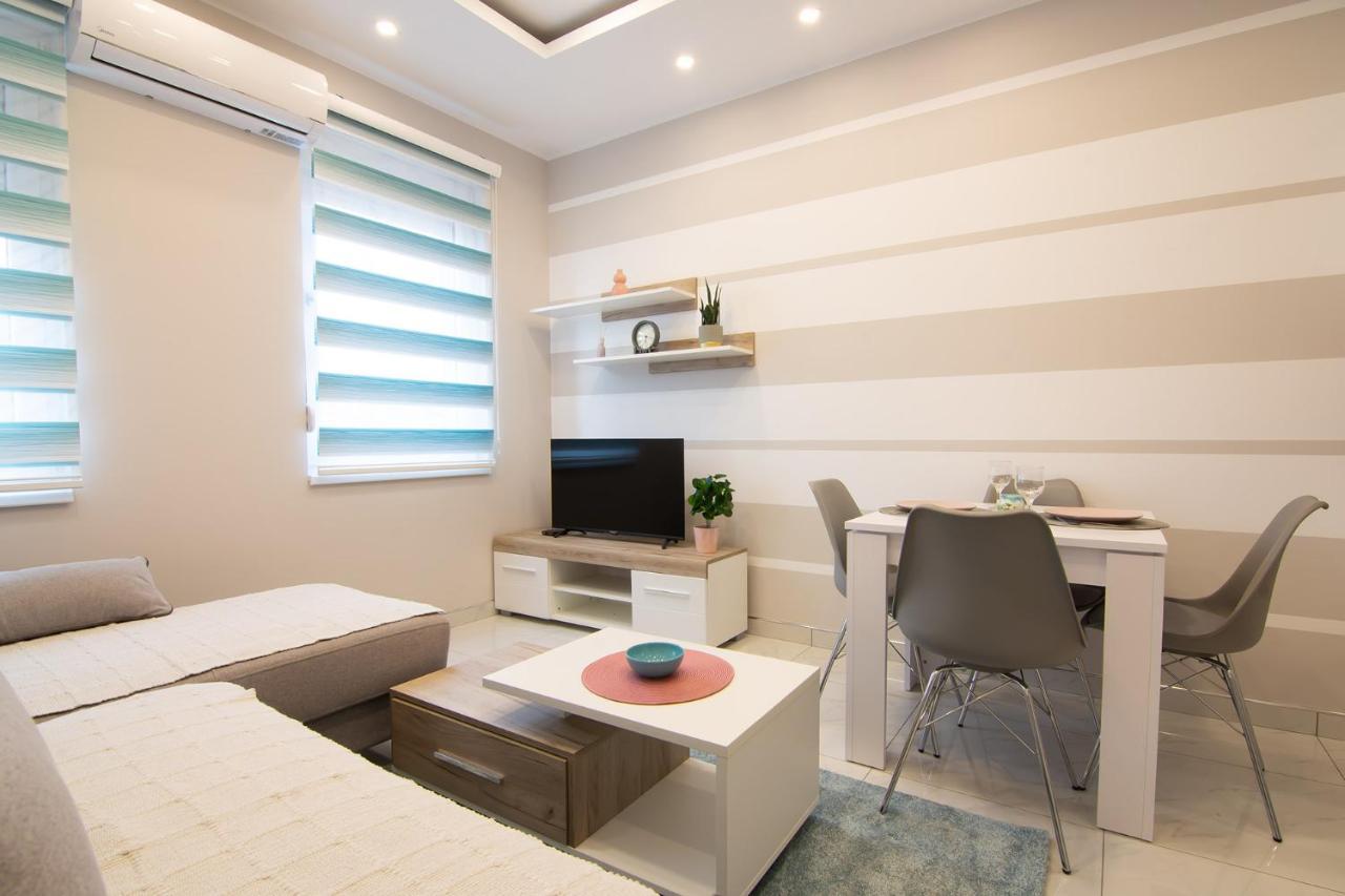 Jana Apartmani Belgrado Esterno foto