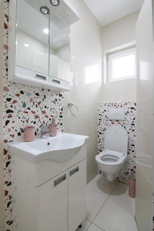 Jana Apartmani Belgrado Esterno foto