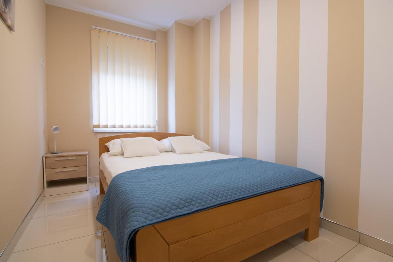 Jana Apartmani Belgrado Esterno foto